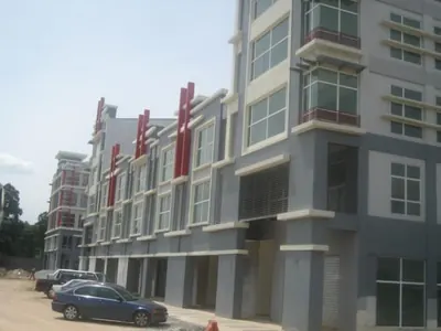 Alam Avenue, Padang Jawa