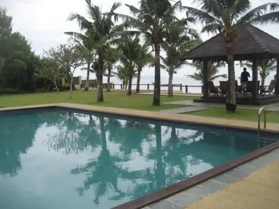 6 Bungalows, Kampung Pantai